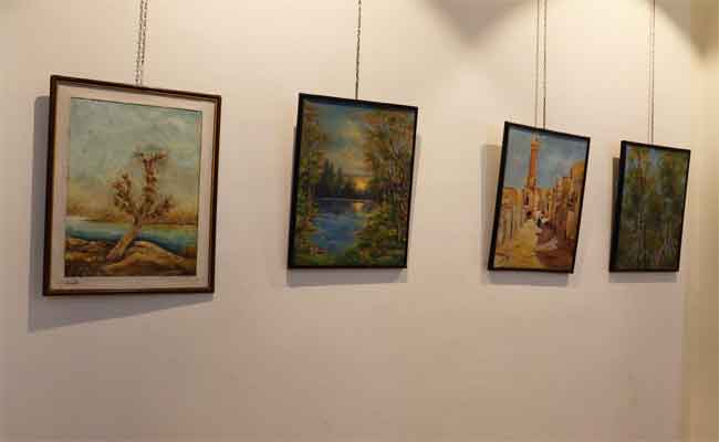 التشكيلية إلهام لكميتي من ولاية جيجل تفوز بالمرتبة الأولى في ختام الصالون الوطني ال15  للفنون التشكيلية بتبسة…