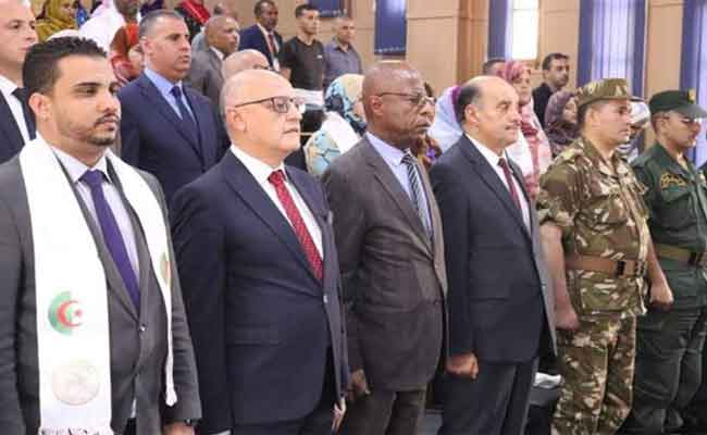 إشراف وزير التكوين على توقيع اتفاقية عمل مع ثلاث هيئات