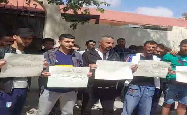 احتجاج المقصيين من مسابقة الشبه الطبي بالجلفة