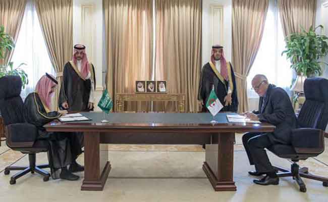 الجزائر والسعودية توقعان اتفاقية إنشاء مجلس التنسيق الأعلى