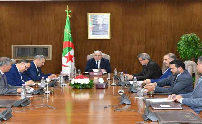 اجتماع تنسيقي للتباحث في سبل تطوير الأداء البرلماني 