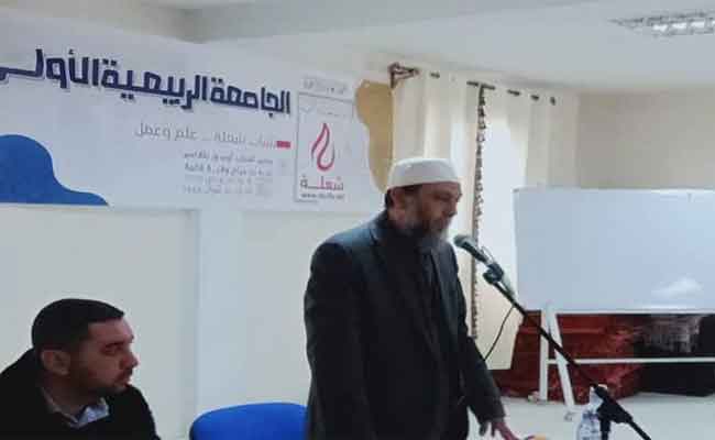 جاب الله يدعو من ڨالمة الشباب إلى التسلح بالعلم