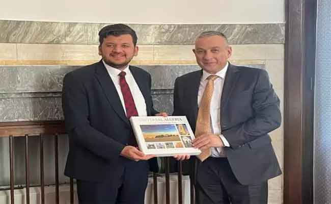 ياسين وليد يجري مباحثات مع مسؤولين تشيكيين