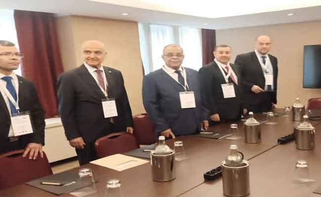 مشاركة وزير الصناعة في أشغال المنتدى الاقتصادي بإيطاليا