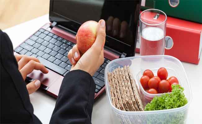 نصائح لتنظيم الأكل أثناء السفر…