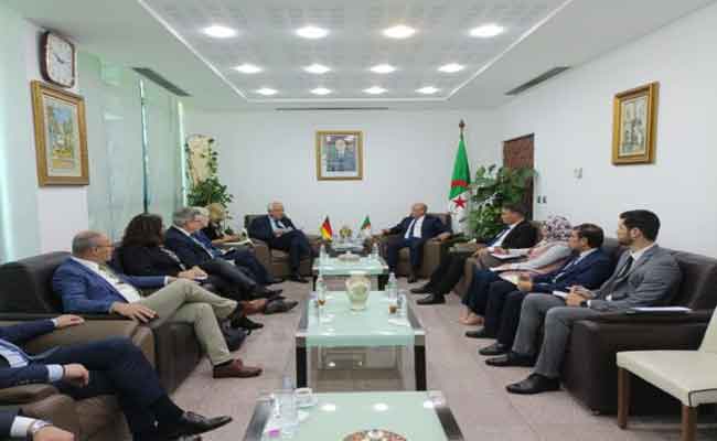 استقبال وزير التجارة لوفد برلماني ألماني 