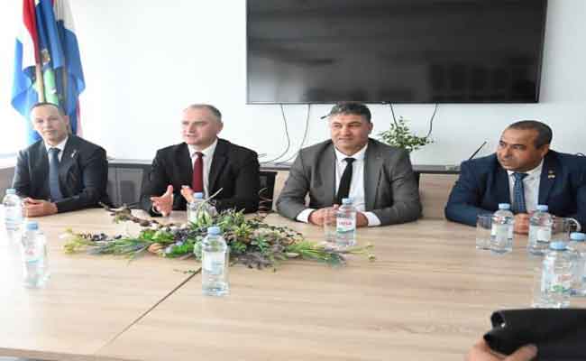 زيارة وفد عن المجلس الشعبي الوطني لمحافظة  Sesak الكرواتية التي ضربها زلزال 2020