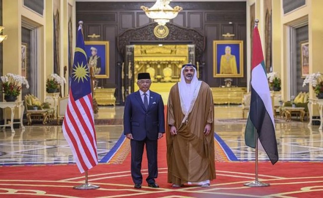 ملك ماليزيا يستقبل ولي عهد أبوظبي