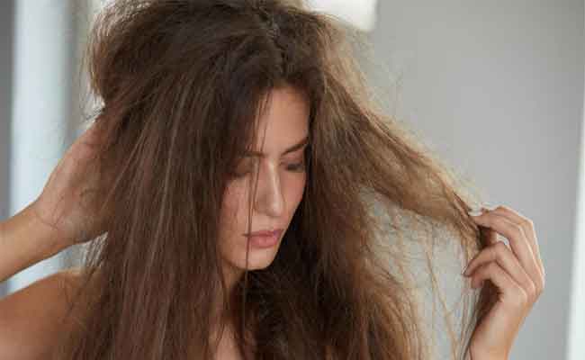 5 علاجات تساعدكِ على علاج تقصّف الشعر الشديد!