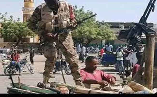 الجيش السوداني يتهم الدعم السريع بقصف مناطق سكنية في الخرطوم