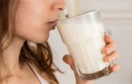 فوائد شرب الحليب قبل النوم...هل يمنحكِ فعلاً ليلة هانئة؟