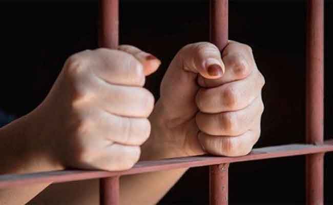 حبس امرأة سلبت أموالا ومجوهرات من ضحاياها تحت ذريعة علاجهم بالرقية بتيارات