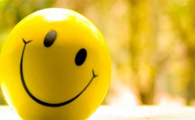 آثار الابتسامة النفسية…مُبهرة ستتفاجئين بما تغيره في حياتكِ