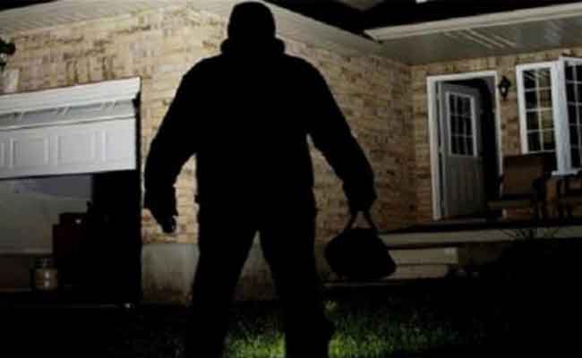 الإطاحة بجمعيتي أشرار تحترف سرقة المساكن بغليزان