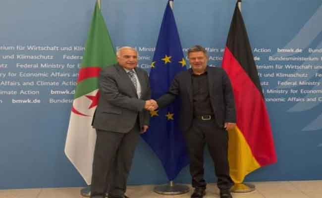 لقاء عطاف مع وزير الاقتصاد الألماني