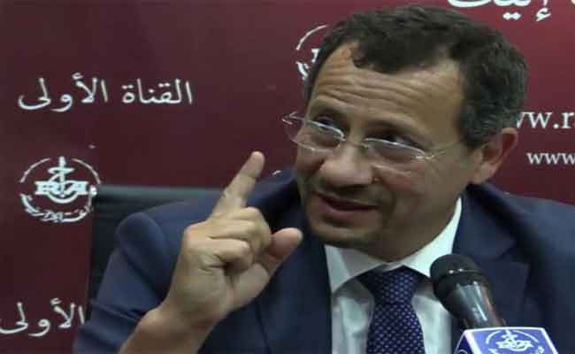 رخروخ يؤكد أن صيانة شبكات الطرقات ضمن أولويات وزارته