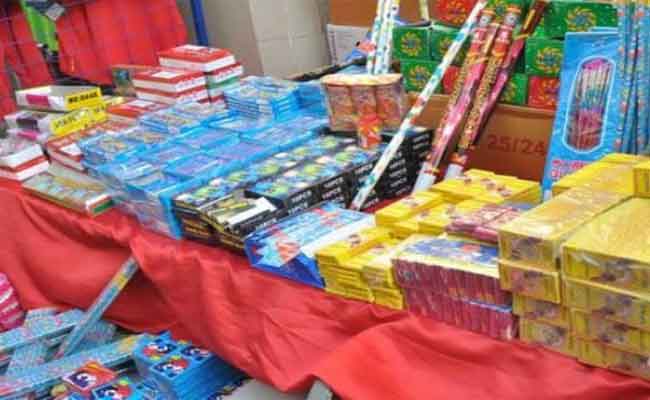 توقيف شخص متلبسا بأزيد من 8600 وحدة من المفرقعات بباب الوادي