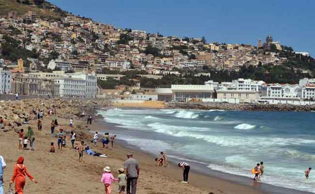 وزير الداخلية يكشف عن رصد 2.5 مليار دج لفتح وتهيئة 437 شاطئ على المستوى الوطني