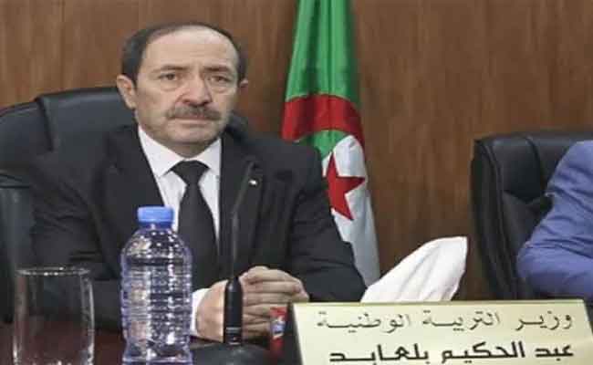 وزير التربية يكشف عن صدور قانون أساسي لحماية الأساتذة قريبا