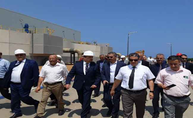 عرقاب يجري زيارة تفقدية لمشروع إنجاز محطة تحلية مياه البحر بقورصو