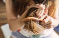 5 علاجات تساعدكِ على علاج تقصّف الشعر الشديد!