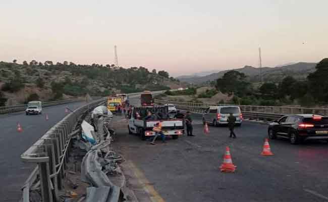 فاجعة مرورية تخلف ثمانية قتلى و 44 جريحا ببرج بوعريريج