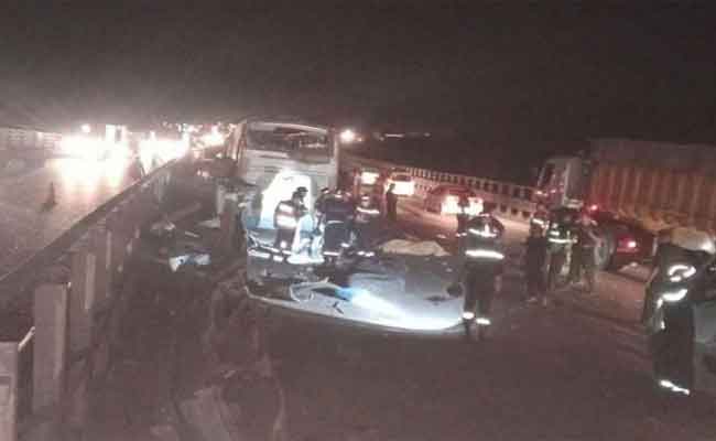 حبس سائق الحافلة التي خلفت 8 قتلى و18 مصابا ببرج بوعريريج