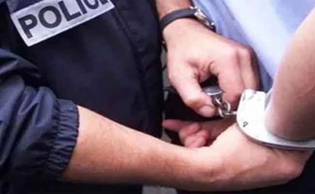 الإطاحة بمجرم يمتهن السرقة بالعنف والتهديد بالأسلحة البيضاء ببجاية