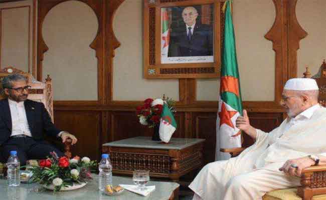 استقبال غلام الله للسفير الإيراني بالجزائر