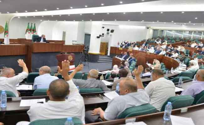 نواب المجلس الشعبي الوطني يصوتون على مشروع القانون المحدد لقواعد الصفقات العمومية