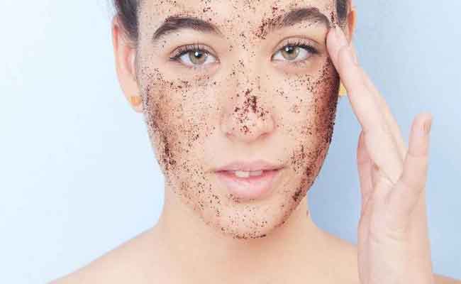 5 خرافات عن العناية بالبشرة يجب أن تتوقفي فوراً عن تصديقها وتطبيقها!