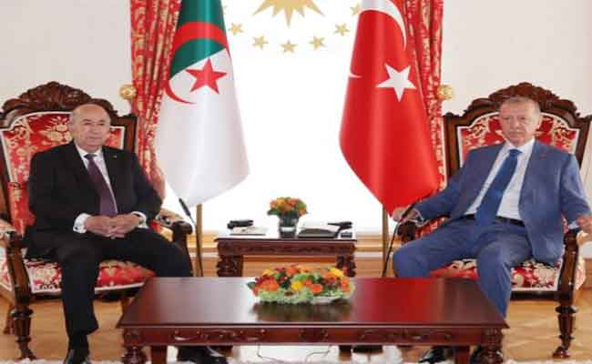 تبون يعقد لقاء ثنائيا مع نظيره التركي