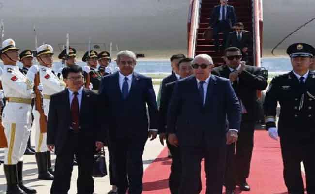 تبون يحط الرحال بالصين