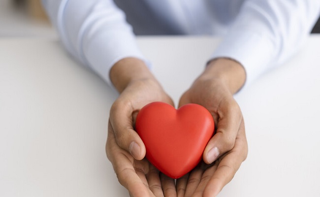 العلماء يتقدمون خطوة نحو ثورة زراعة القلب في اختراق طبي جديد...