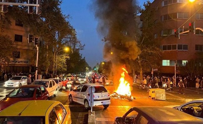 هجوم انتحاري على مركز للشرطة في إيران