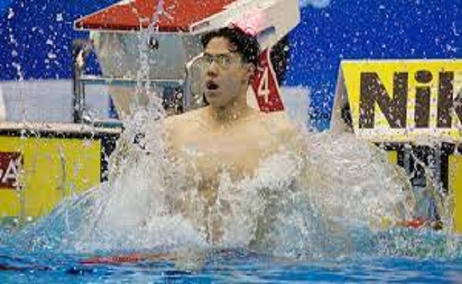 الصيني تشين يحطم الرقم القياسي العالمي في سباق 200 متر سباحة صدر للرجال...