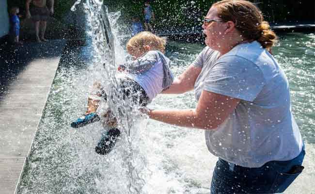 موجة الحر تجتاح دولاً عدّة…فكيف نحدُّ من المخاطر الصحية؟