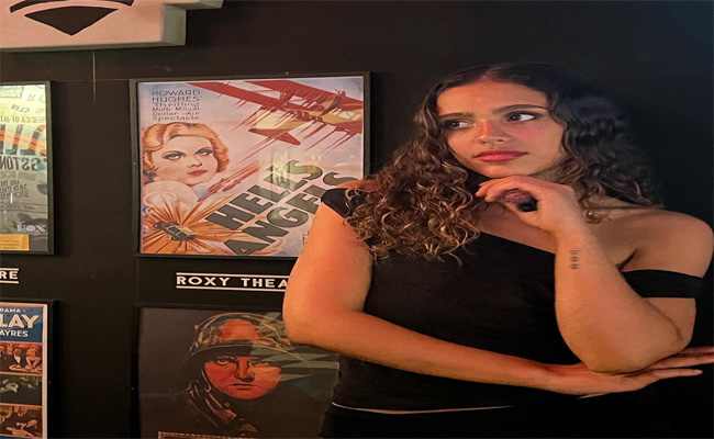 جنا عمرو دياب تدخل عالم الغناء وشركة انتاج عالمية تحتضن أعمالها الفنية…