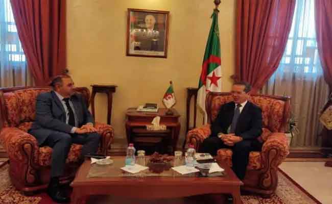 هني يستقبل وفدا عن كونفدرالية الصناعيين والمنتجين الجزائريين