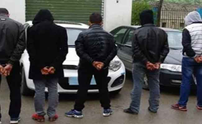 الإطاحة بشبكة إجرامية تحترف تهريب السيارات إلى دول أجنبية