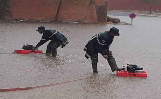 العثور على جثة امرأة جرفتها مياه وادي اغيهي بتمنراست وإنقاذ 20 شخصا 