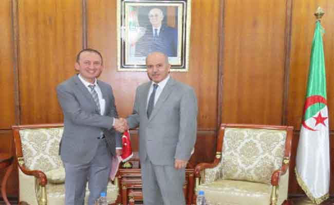 استقبال سايحي  المكلف بالأعمال بسفارة تركيا بالجزائر