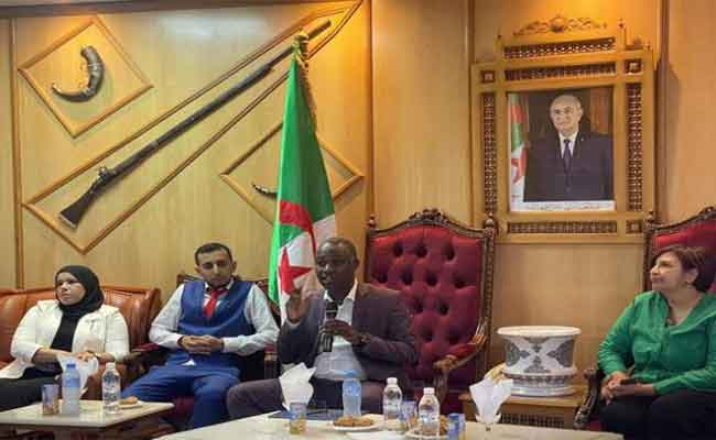 استقبال رئيس المجلس الأعلى للشباب للمتفوقين الأوائل في معسكر