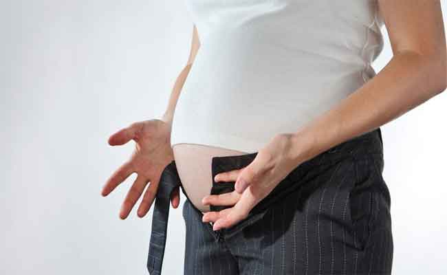 لماذا يجب ان تتجنّبي الملابس الضيّقة خلال فترة الحمل؟