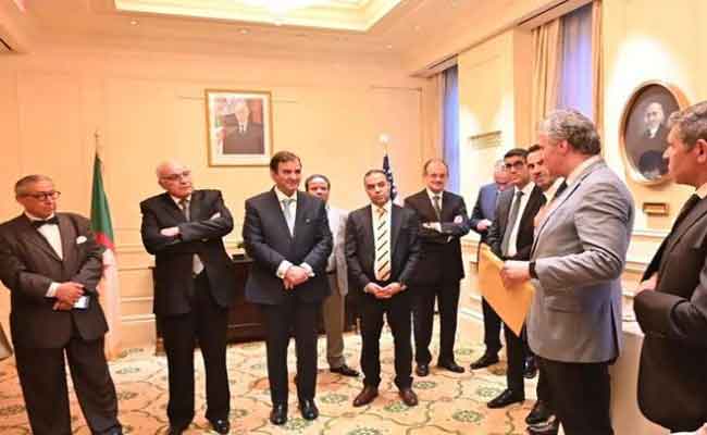 لقاء عطاف مع  ممثلين عن الجالية الجزائرية في أمريكا