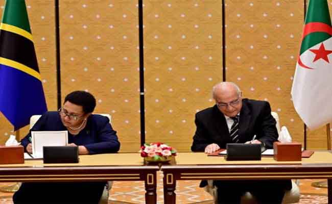 توقيع 6 مذكرات تفاهم واتفاقيتين بين الجزائر وتنزانيا