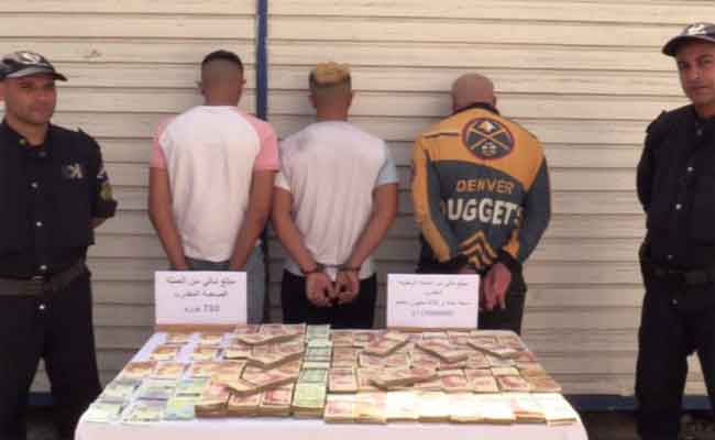 توقيف عصابة إجرامية تحترف سرقة المنازل بالتسلق ليلا بالعامة