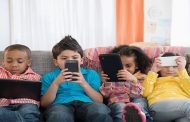 الصين تقيد استخدام الأطفال للهواتف الذكية...