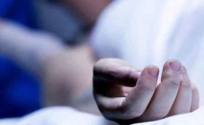 مختل عقلي ينهي حياة طفل بمغنية