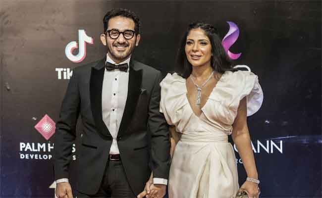 منى زكي تقابل رسميا أحمد حلمي في “لسه حتة ” بعد انفصال 20 عاما…